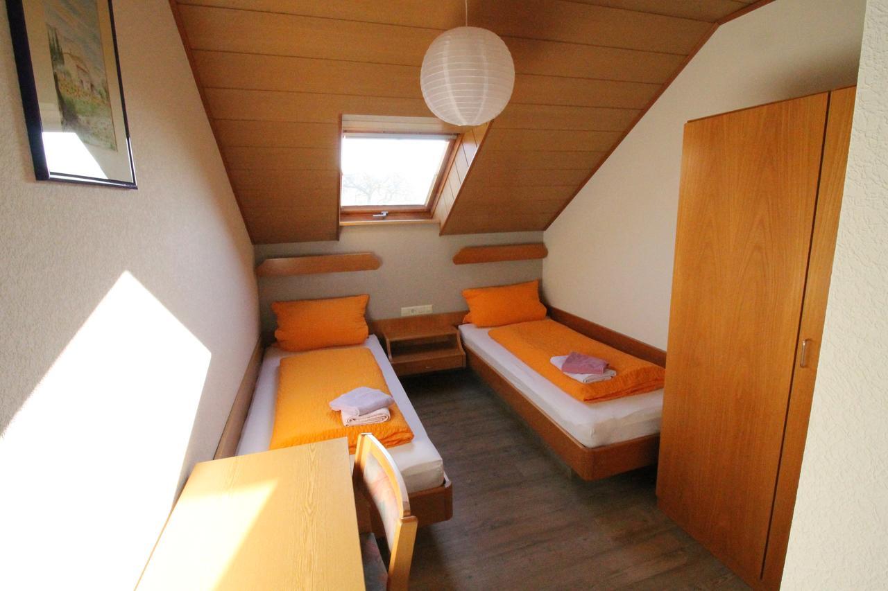 Gasthaus Und Ferienwohnungen Zum Engel Waldbrunn  Room photo